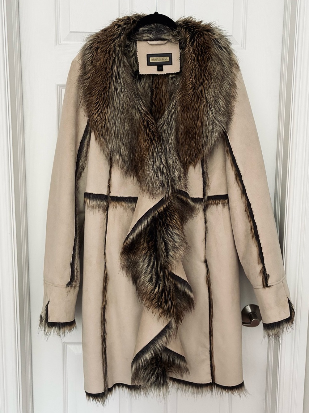 Black Rivet Faux Fur Suede Coat, Sz Large - Picture 2 of 15